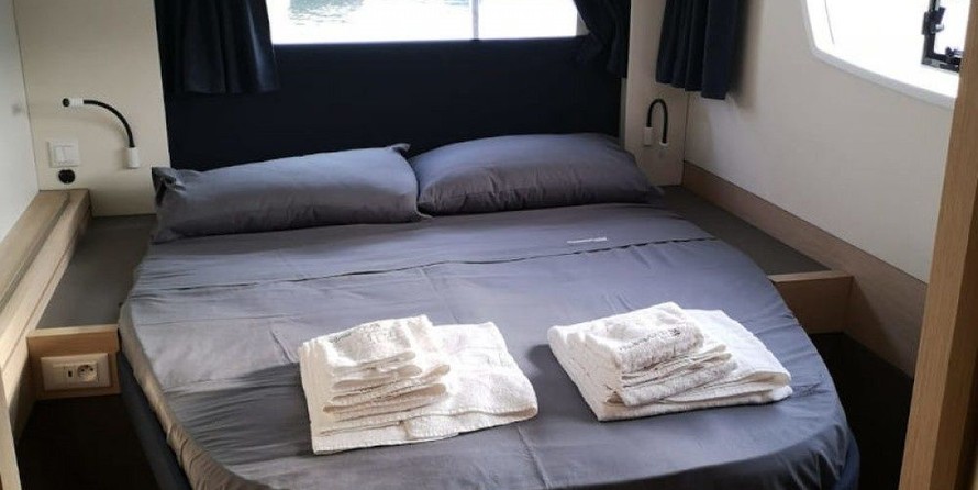 Fountaine Pajot Astréa 42