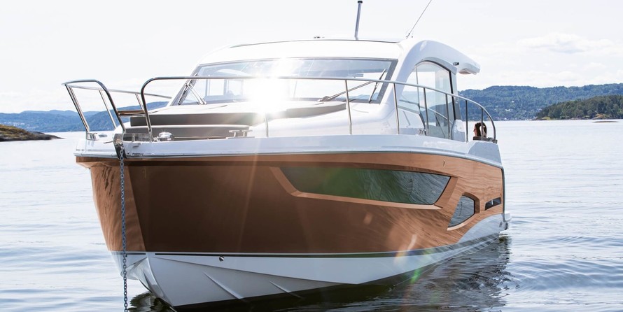 Sealine C390