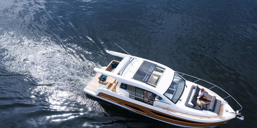 Sealine C390