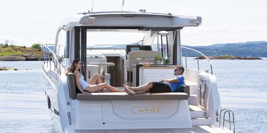 Sealine C390