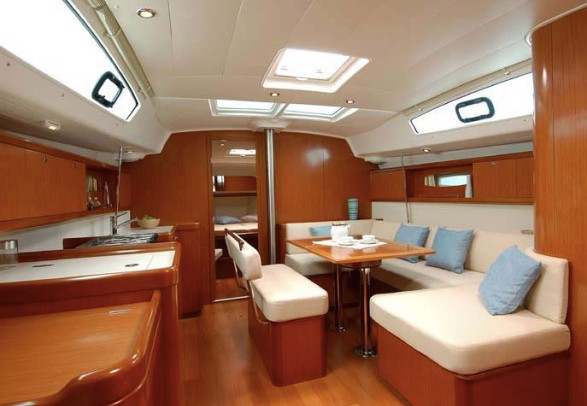 Beneteau Oceanis 43