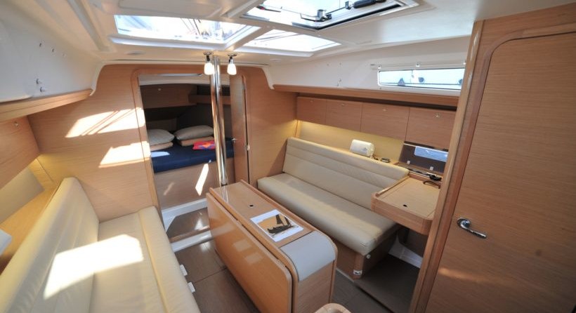 Dufour 350
