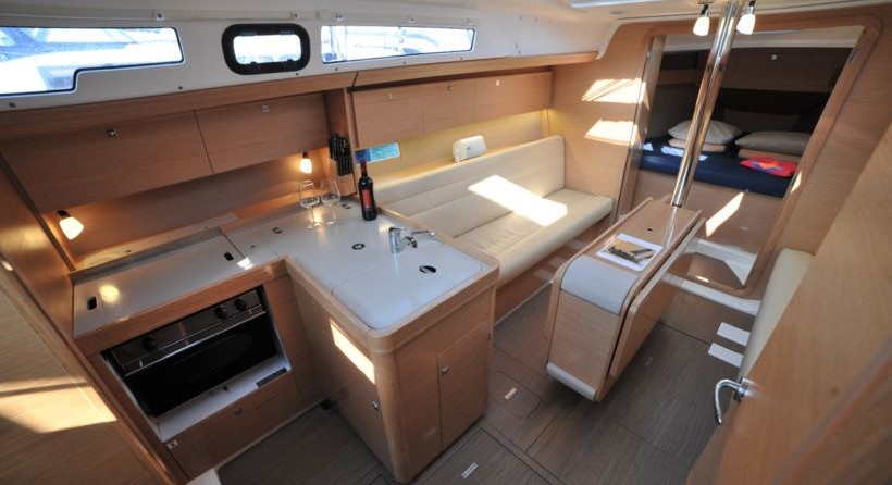 Dufour 350