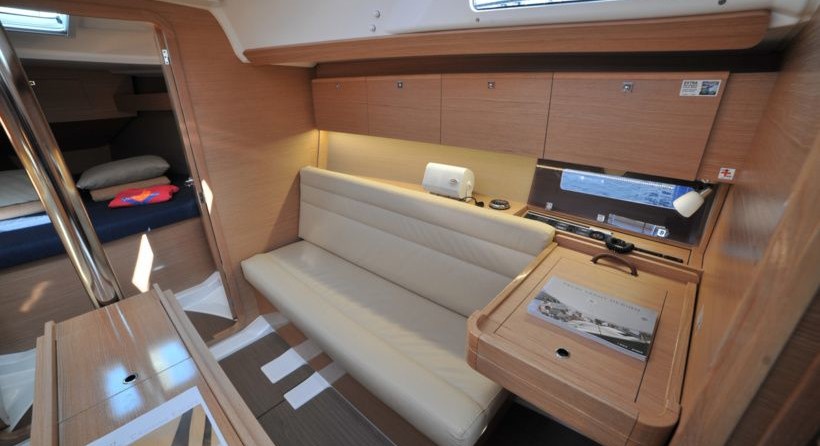 Dufour 350