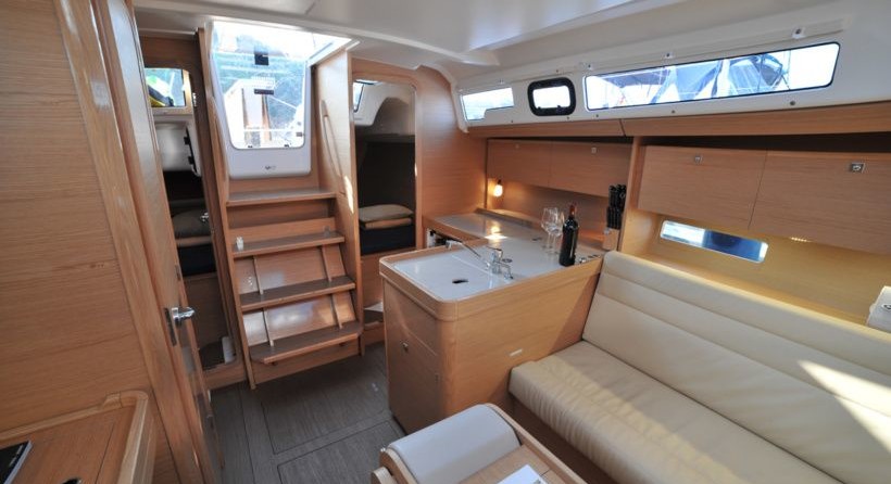 Dufour 350