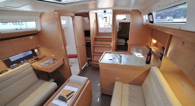 Dufour 350