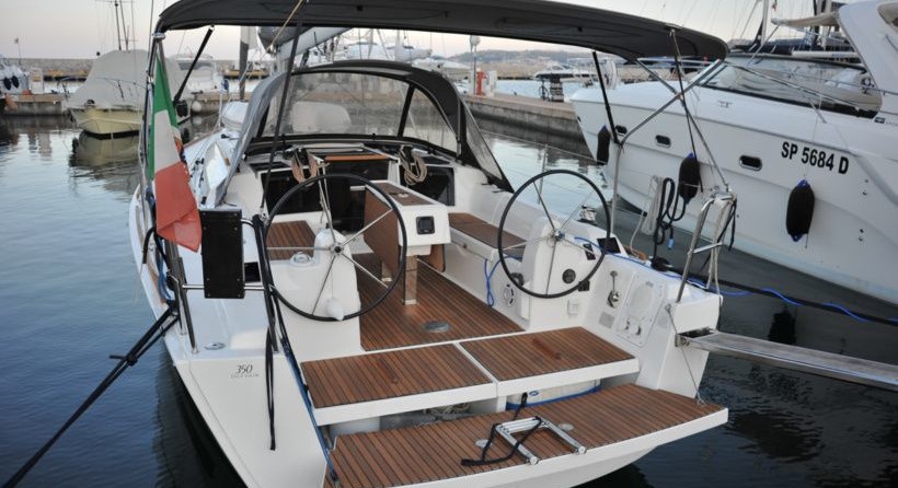 Dufour 350