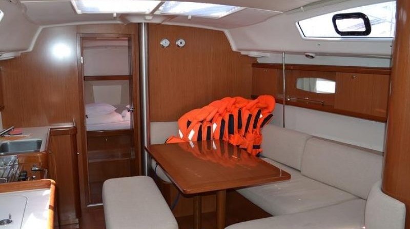 Beneteau Oceanis 40