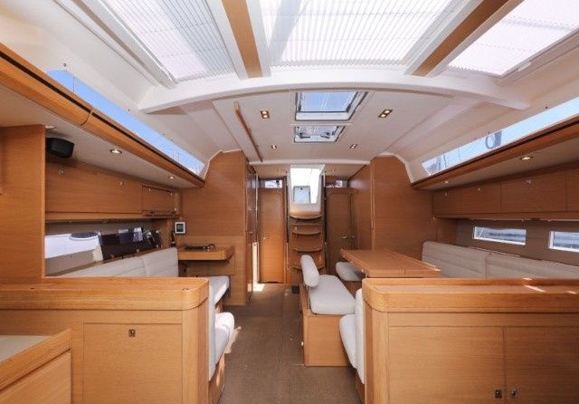 Dufour 560