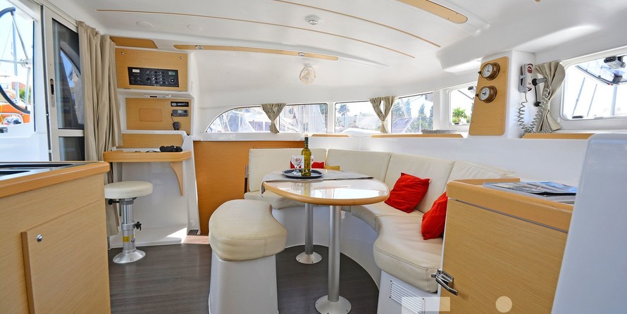 Lagoon 380 S2