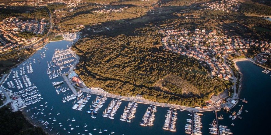 Fountaine Pajot Lipari 41