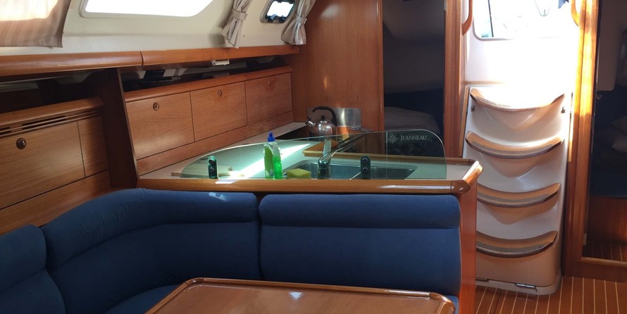 Jeanneau Sun Odyssey 37