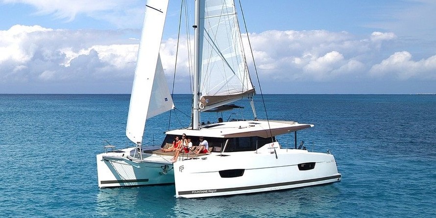 Fountaine Pajot Lucia 40