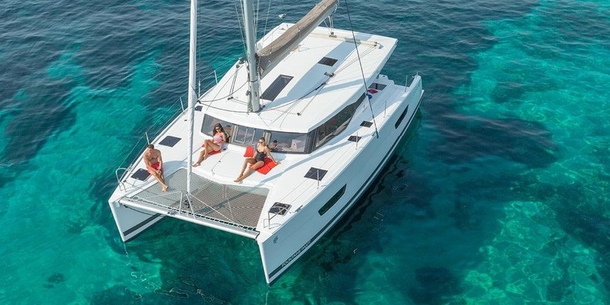 Fountaine Pajot Lucia 40