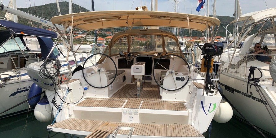Dufour 382