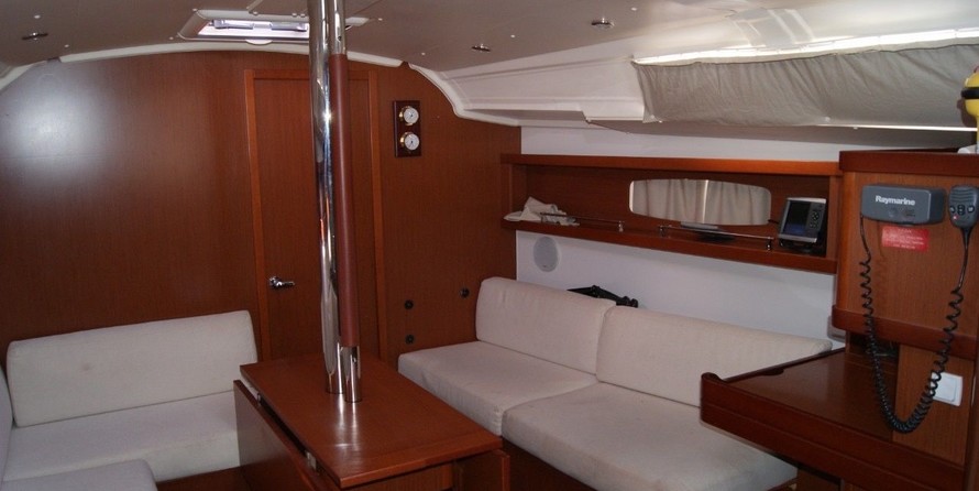 Beneteau Oceanis 37