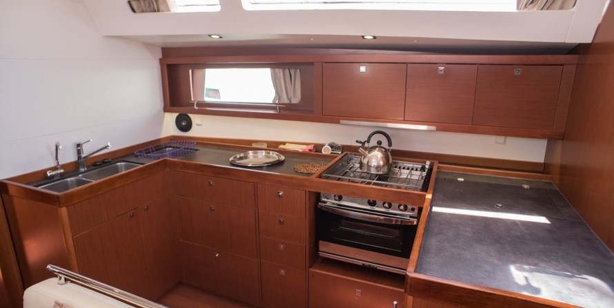 Beneteau Oceanis 48