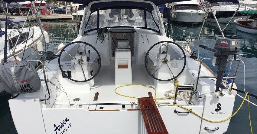 Beneteau Oceanis 38