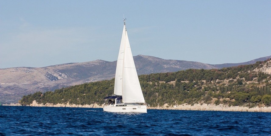 Beneteau Oceanis 38