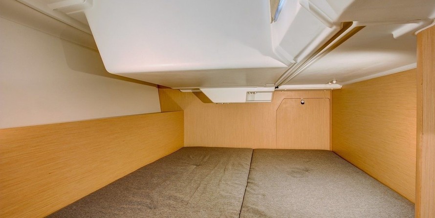 Beneteau Oceanis 38