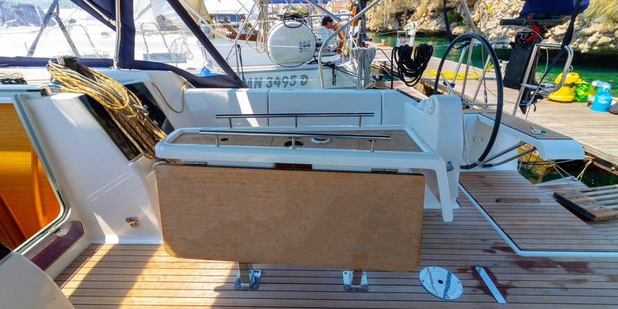 Dufour 382
