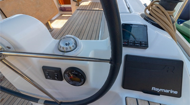 Dufour 382