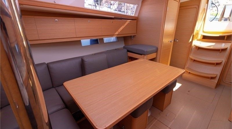 Dufour 382