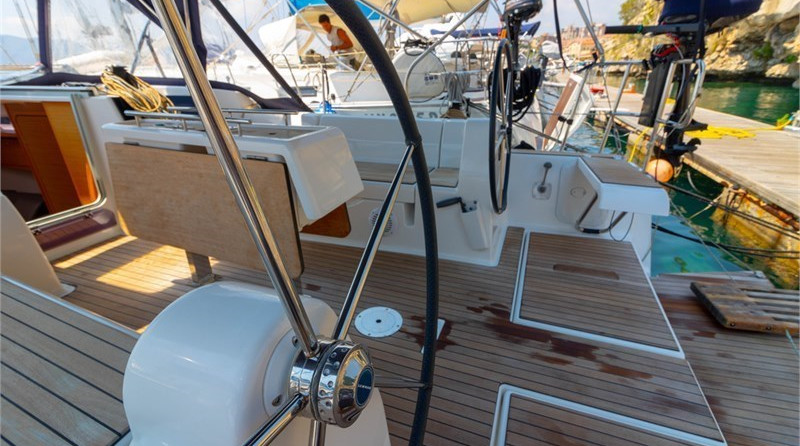 Dufour 382