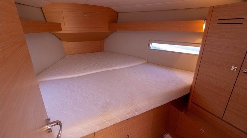 Dufour 382