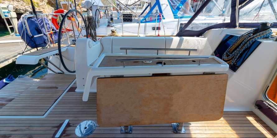Dufour 382
