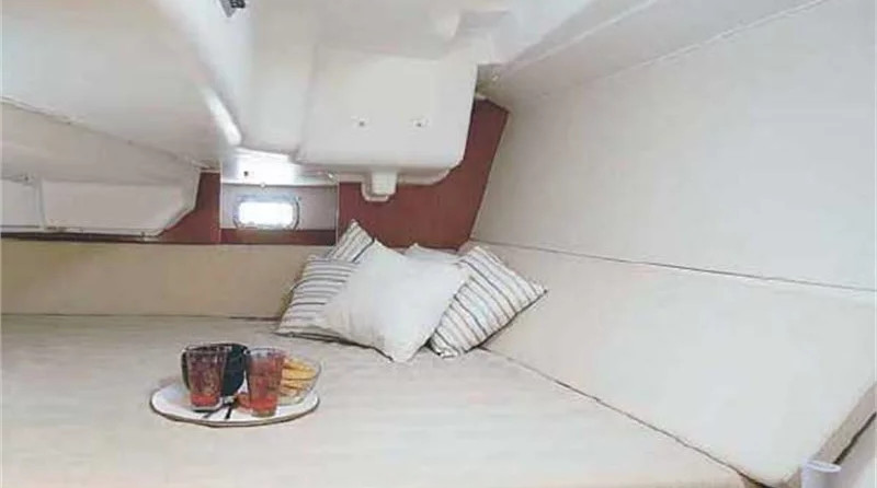 Beneteau Oceanis 37