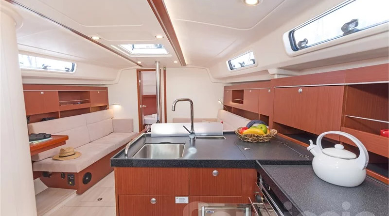 Hanse 385