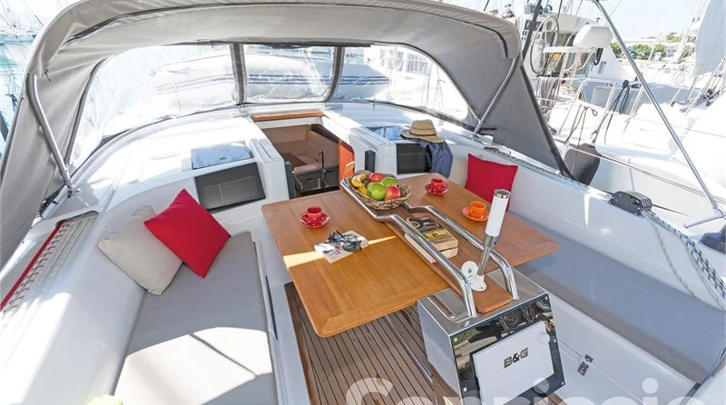 Hanse 385