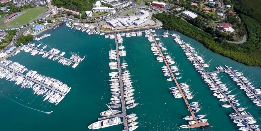 Fountaine Pajot Lucia 40