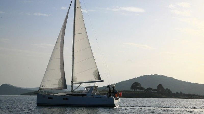 Beneteau Oceanis 38
