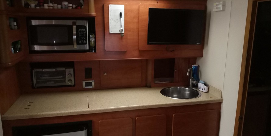 Sea ray 390 express cruiser