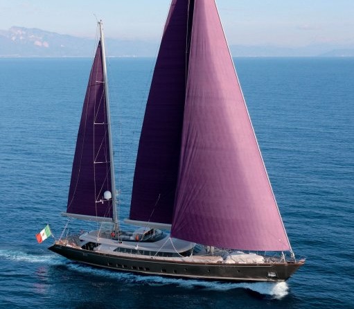 Perini Navi Baracuda