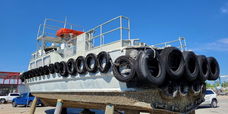 Breaux Brothers Bay Craft 44