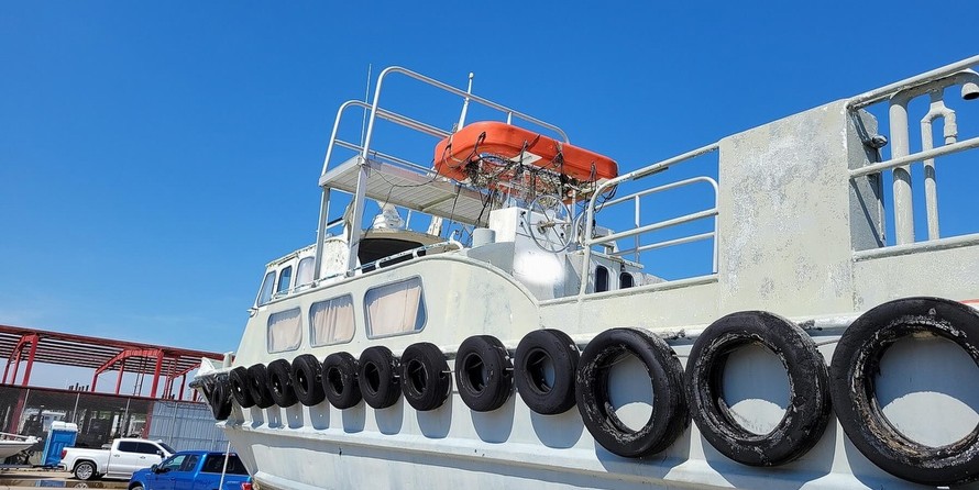 Breaux Brothers Bay Craft 44