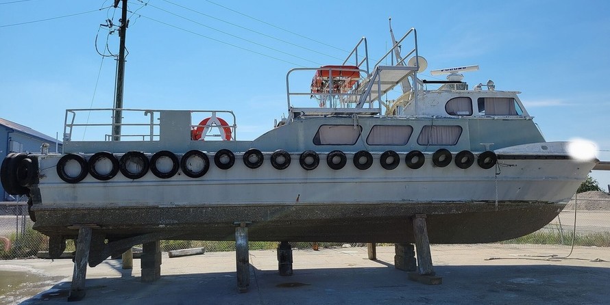 Breaux Brothers Bay Craft 44