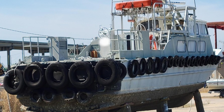 Breaux Brothers Bay Craft 44