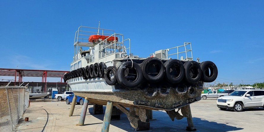 Breaux Brothers Bay Craft 44