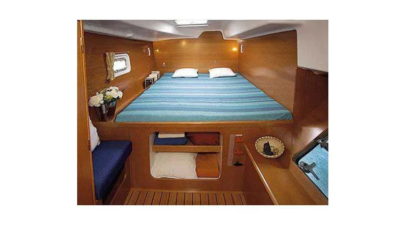Lagoon 380 (4Cab)