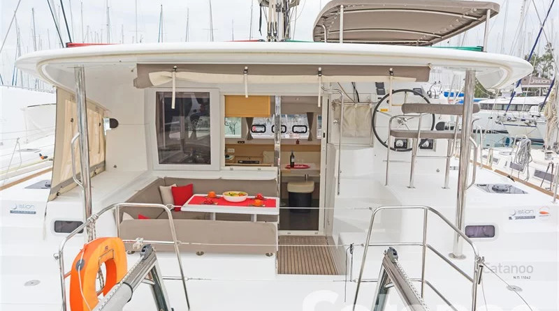 Lagoon 39