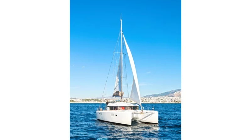 Lagoon 39