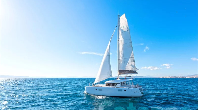 Lagoon 39