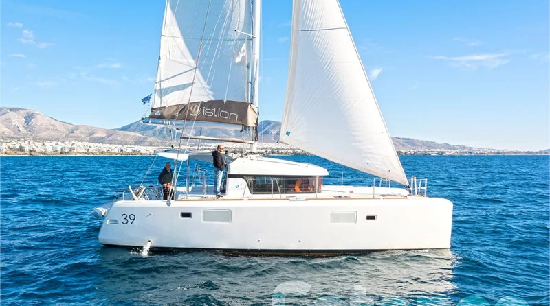 Lagoon 39