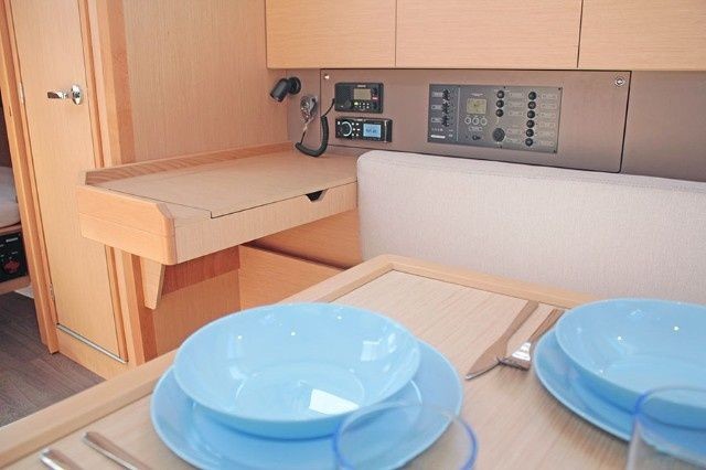 Beneteau Oceanis 38.1