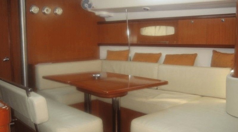 Beneteau Oceanis 43