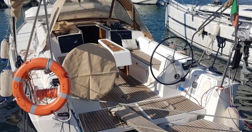 Dufour 350